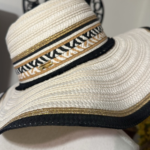 Steve Madden Gold & Black OS Hat - Picture 3 of 5